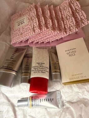 ✨NEW✨ Elizabeth Arden Eternal and Skincare Aura With Pink Pouch